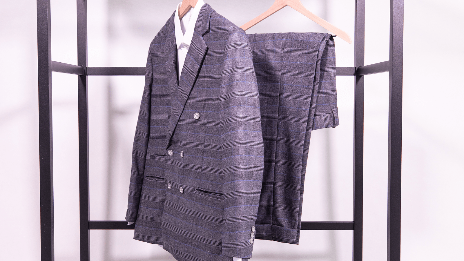 Suit Cleaning: How To Wash & Maintain Your Suit Properly - SARTORO