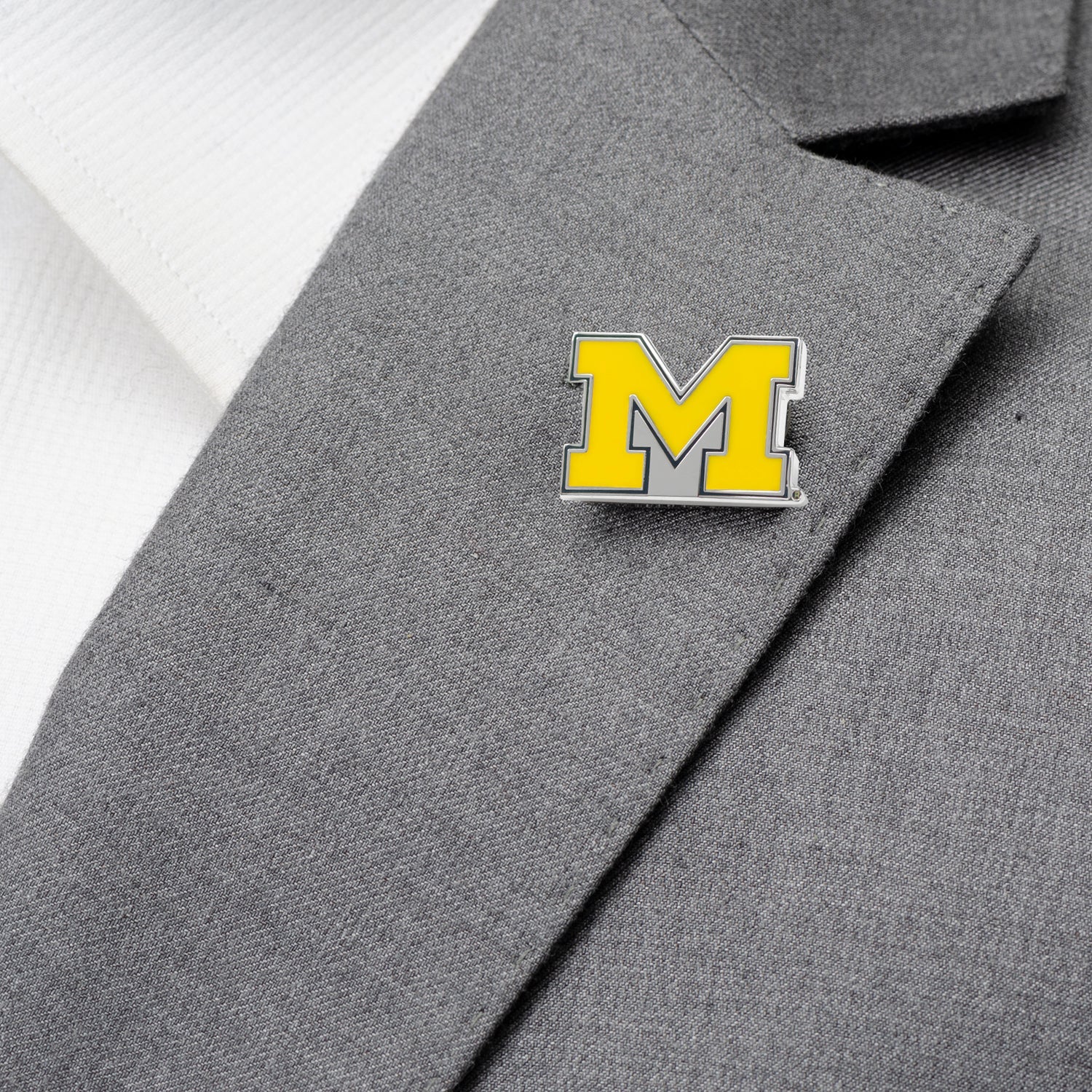 NCAA University of Michigan Wolverines Lapel Pin - SARTORO106