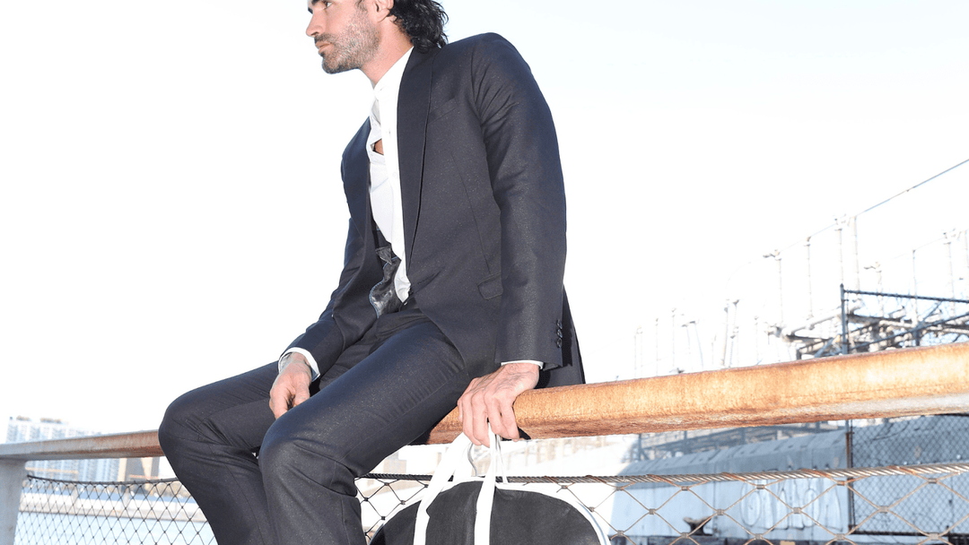 How To Travel With A Suit - SARTORO