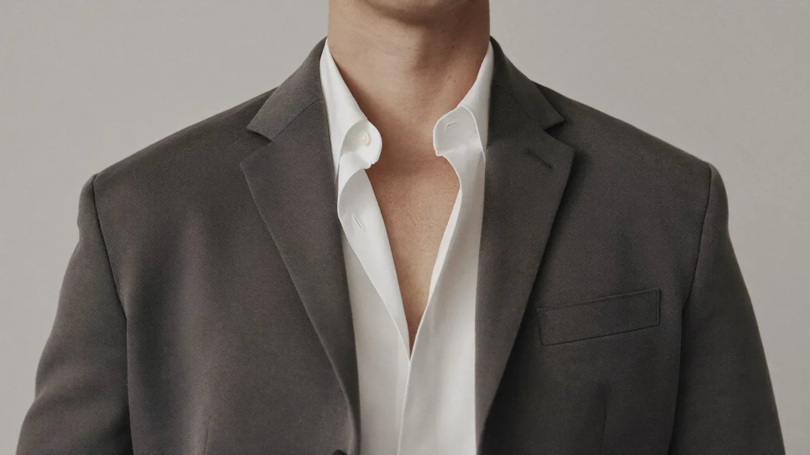 Inverted Triangle Body Shape: A Men's Style Guide - SARTORO