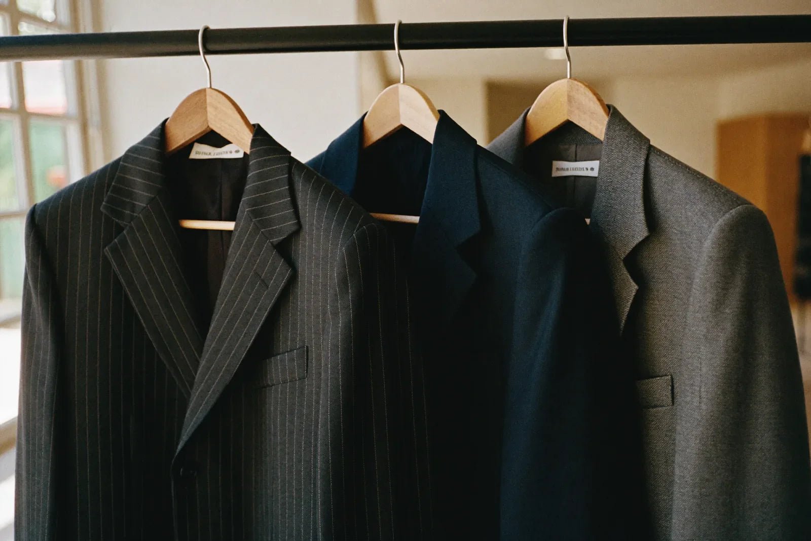 Off-the-Rack vs Made-to-Measure vs Bespoke: What's the Difference? - SARTORO