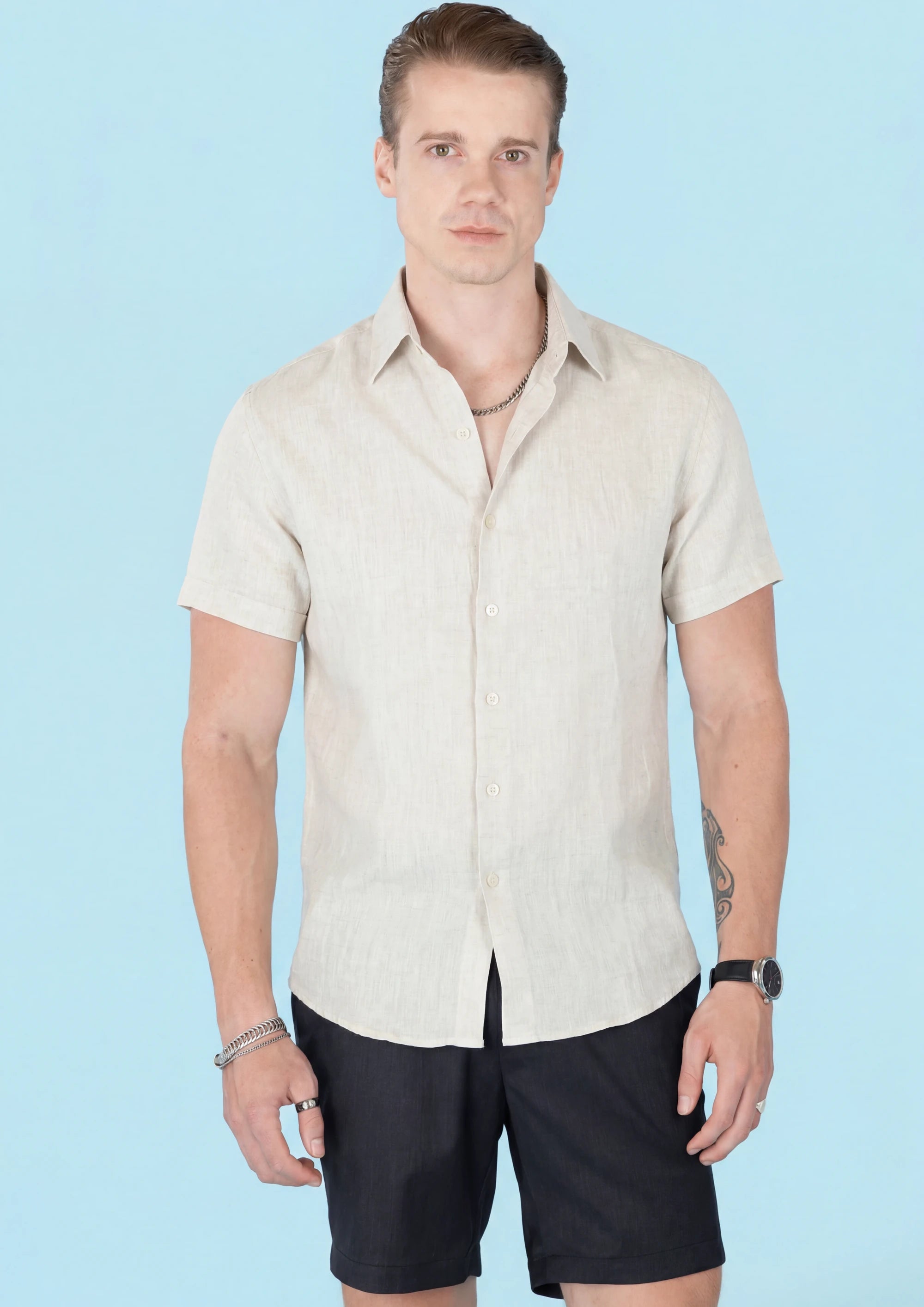 Green Linen T-Shirt - collar and fabric detail13