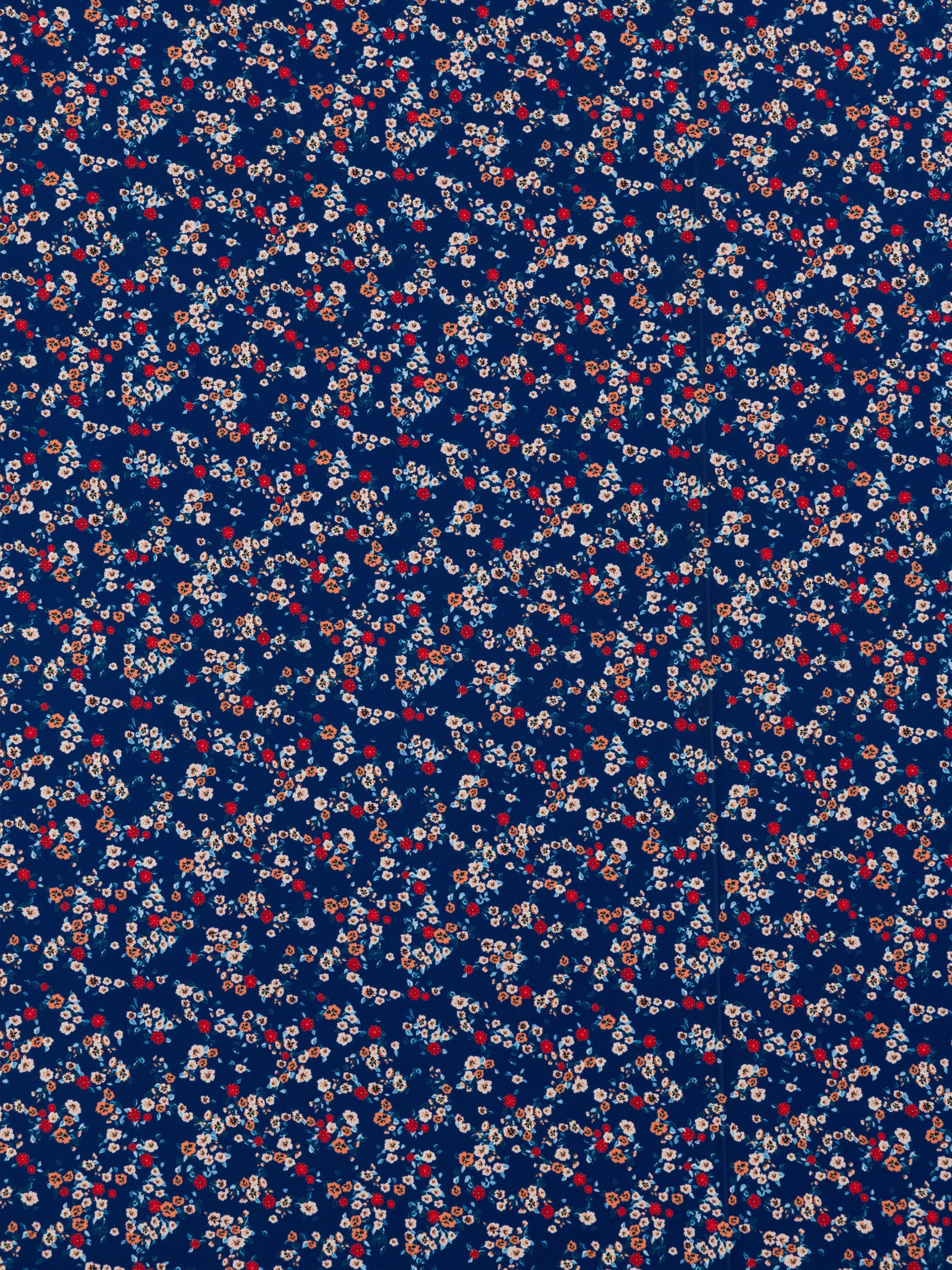 cobalt-bloom-silk-shirt - fabric close-up80