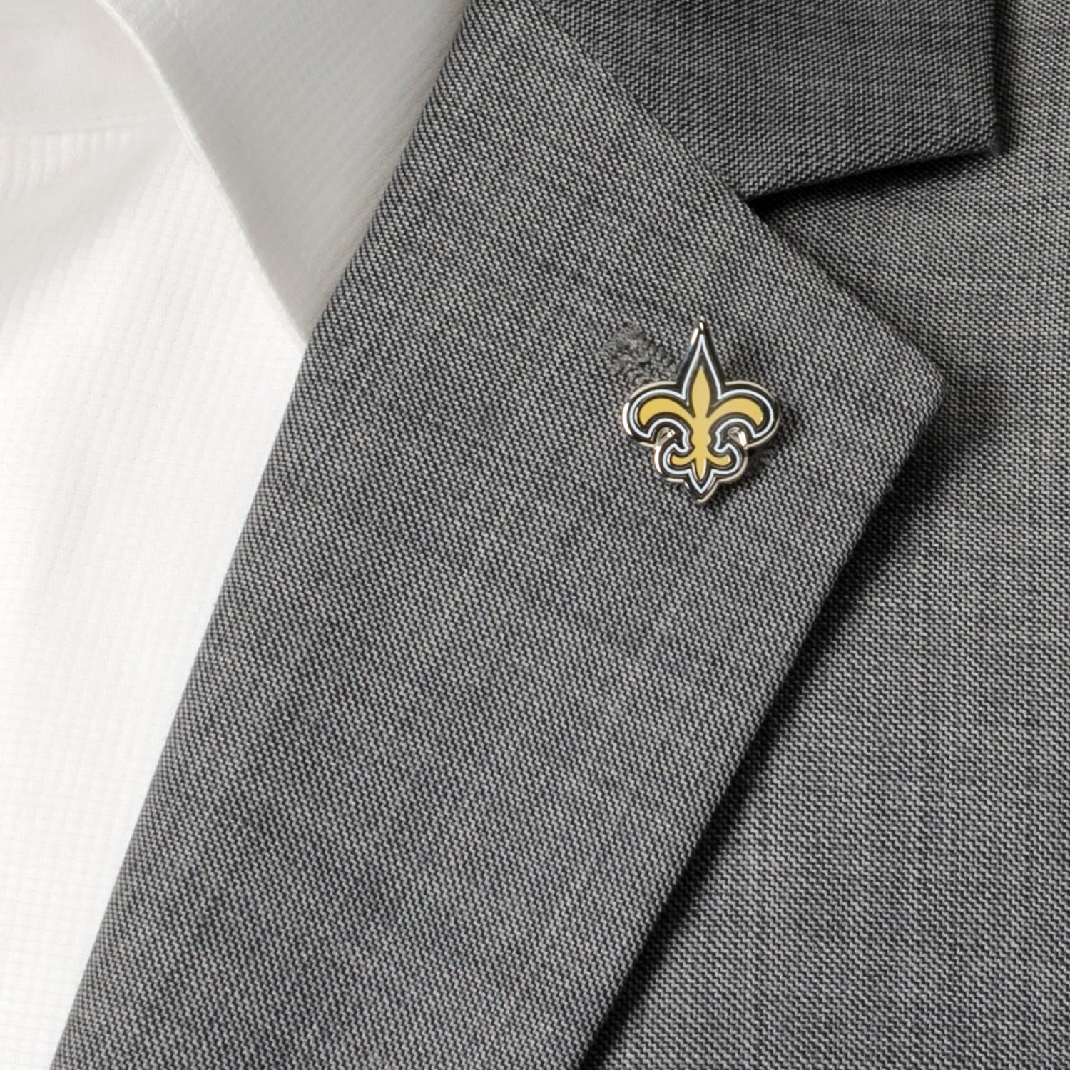 NFL New Orleans Saints Lapel Pin — close-up detail998