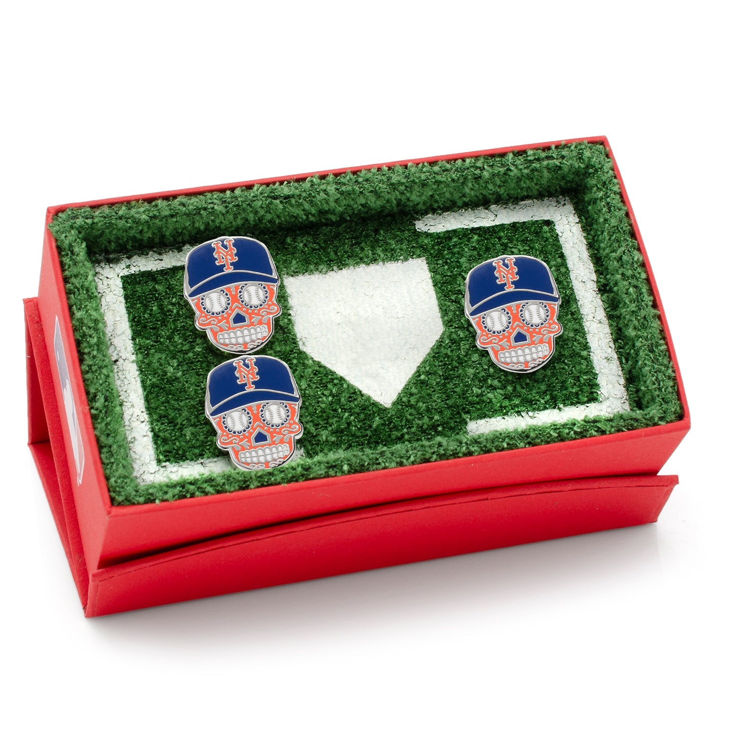 MLB New York Mets Sugar Skull Cufflinks &amp; Lapel Pin Gift Set — close-up detail428