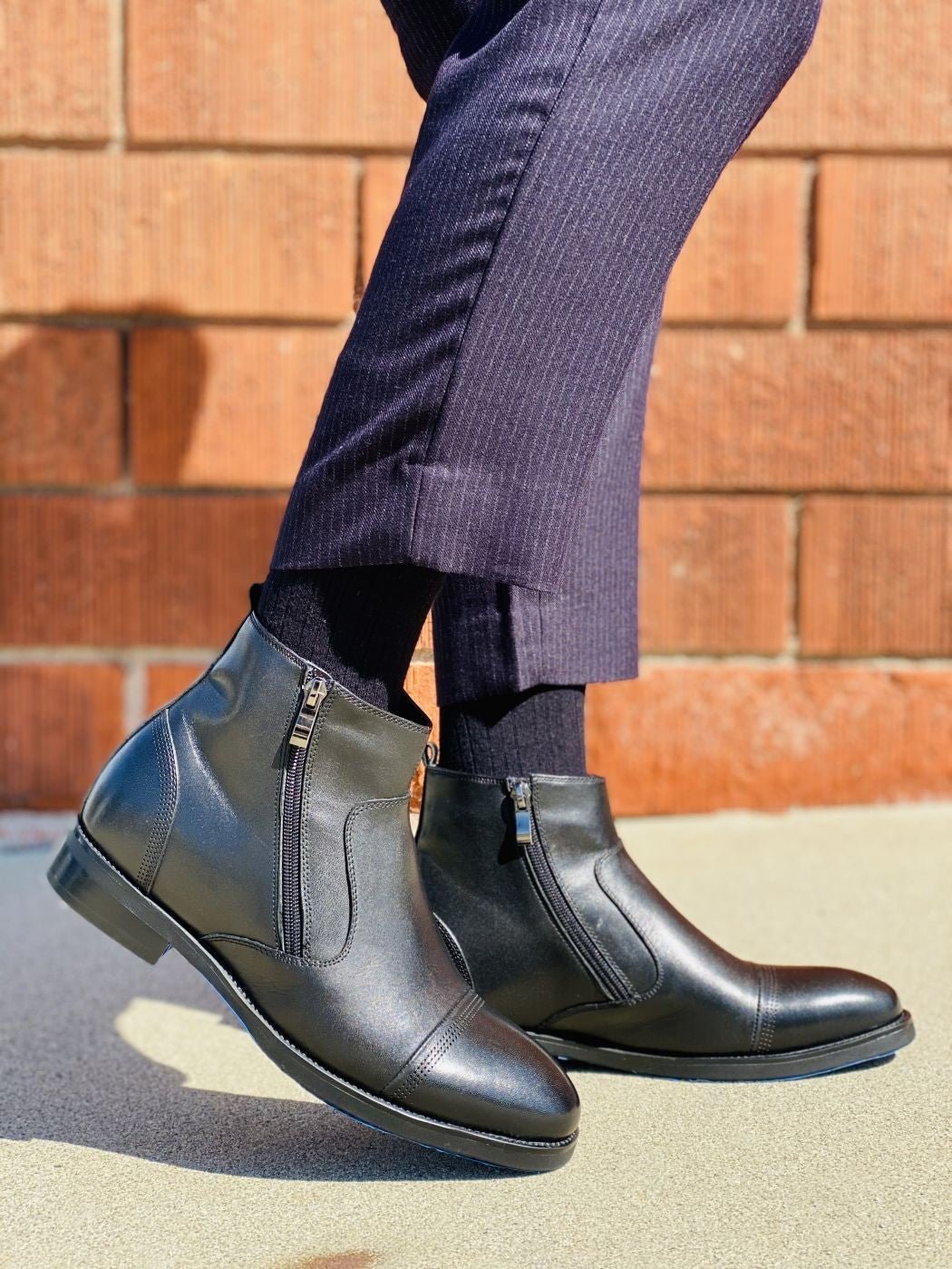 Black CALTO Zipper Boots- 3478