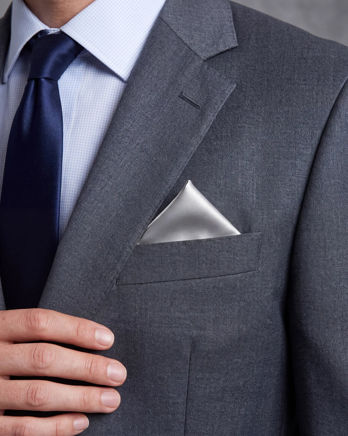 Want a fold that works with almost any jacket? The one-point is the most versatile, from business suits to sport coats.