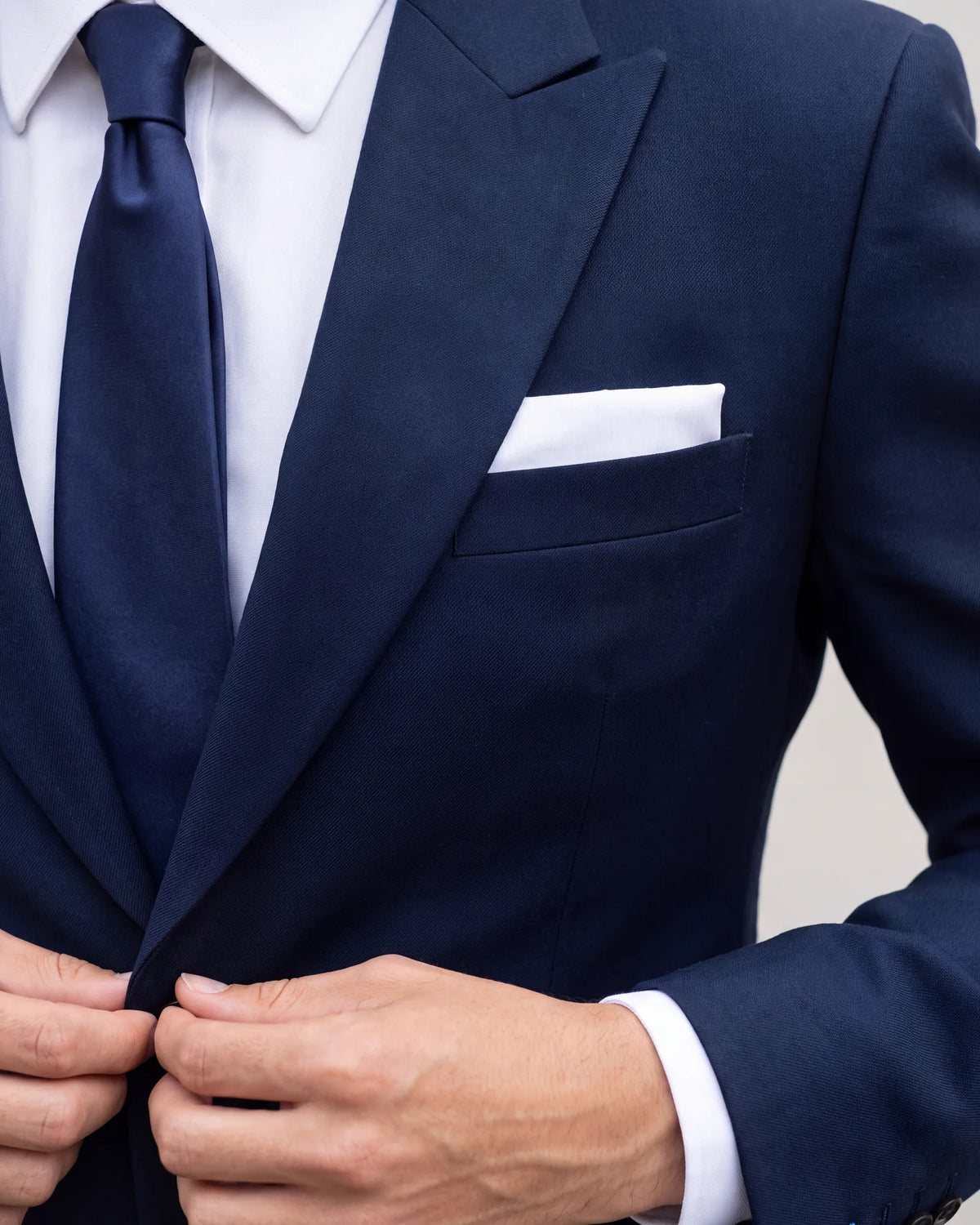 Need one fold for the most formal occasions? Start with the presidential: it is the simplest fold and the standard for black tie.